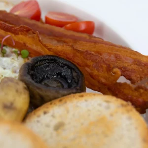 Pajti Keszthely - Ételeink - English breakfast